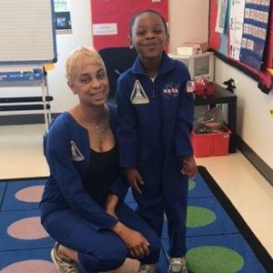 Meet your Posher, Dominique